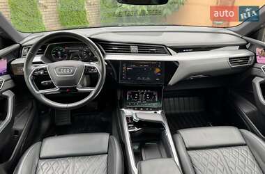 Внедорожник / Кроссовер Audi e-tron Sportback 2021 в 