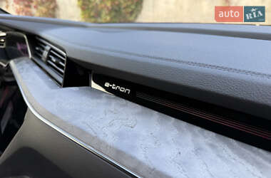 Внедорожник / Кроссовер Audi e-tron Sportback 2021 в 