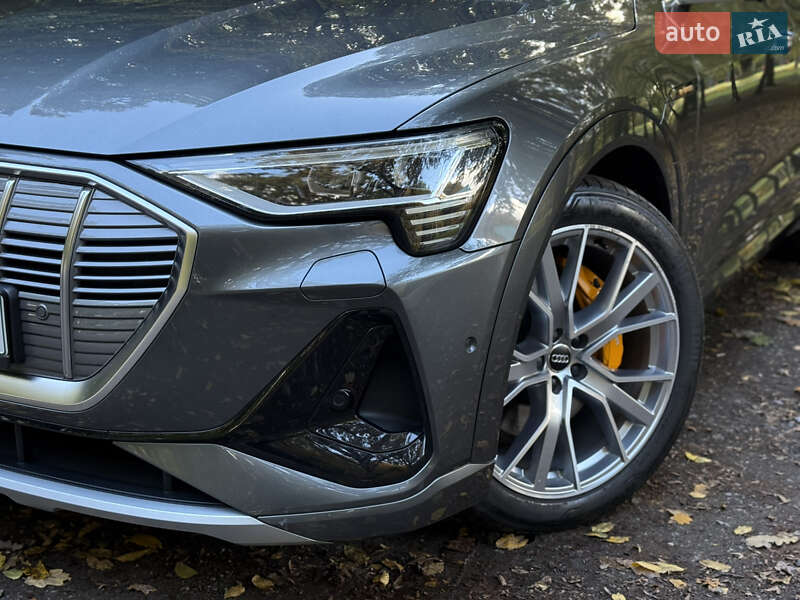 Позашляховик / Кросовер Audi e-tron Sportback 2020 в Львові