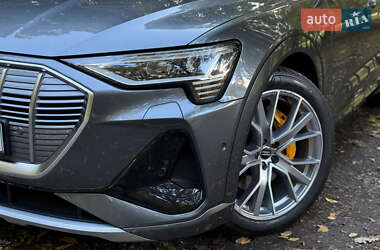Позашляховик / Кросовер Audi e-tron Sportback 2020 в 