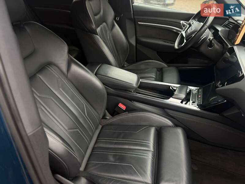 Позашляховик / Кросовер Audi e-tron Sportback 2019 в Івано-Франківську