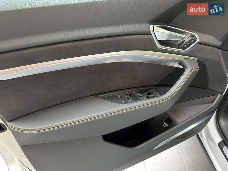 Внедорожник / Кроссовер Audi e-tron Sportback 2022 в Берегово