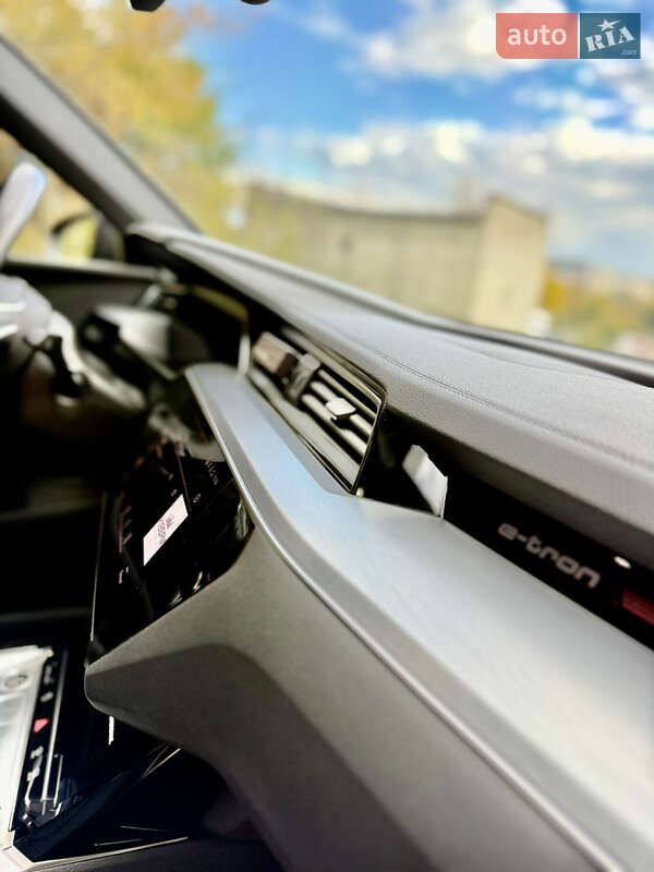 Внедорожник / Кроссовер Audi e-tron Sportback 2020 в Львове