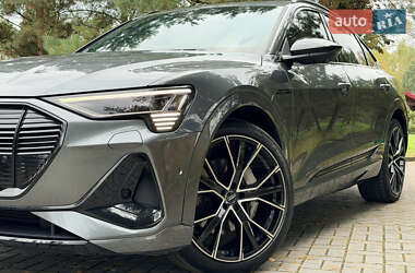 Внедорожник / Кроссовер Audi e-tron Sportback 2021 в 
