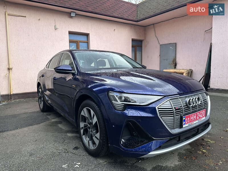 Позашляховик / Кросовер Audi e-tron Sportback 2023 в Києві