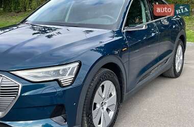 Позашляховик / Кросовер Audi e-tron Sportback 2020 в 
