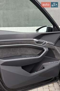 Внедорожник / Кроссовер Audi e-tron Sportback 2021 в 