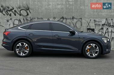 Позашляховик / Кросовер Audi e-tron Sportback 2021 в  фото 14 Позашляховик / Кросовер Audi e-tron Sportback 2021 в