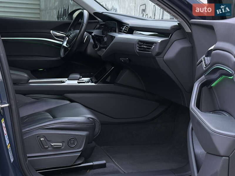 Позашляховик / Кросовер Audi e-tron Sportback 2021 в Львові фото 39 Позашляховик / Кросовер Audi e-tron Sportback 2021 в Львові