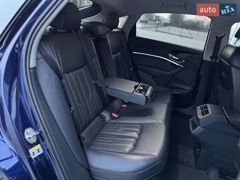 Позашляховик / Кросовер Audi e-tron Sportback 2021 в Тернополі