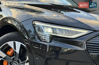 Позашляховик / Кросовер Audi e-tron Sportback 2020 в  фото 17 Позашляховик / Кросовер Audi e-tron Sportback 2020 в