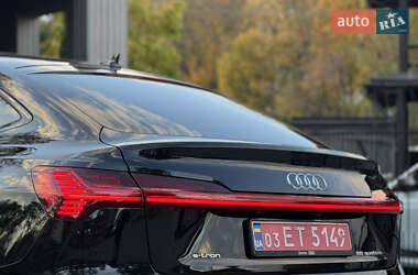 Позашляховик / Кросовер Audi e-tron Sportback 2020 в  фото 29 Позашляховик / Кросовер Audi e-tron Sportback 2020 в