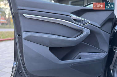 Позашляховик / Кросовер Audi e-tron Sportback 2020 в  фото 39 Позашляховик / Кросовер Audi e-tron Sportback 2020 в