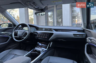 Позашляховик / Кросовер Audi e-tron Sportback 2020 в  фото 62 Позашляховик / Кросовер Audi e-tron Sportback 2020 в
