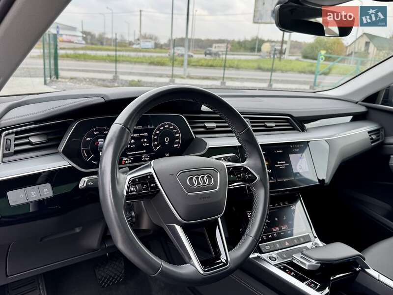 Позашляховик / Кросовер Audi e-tron Sportback 2022 в Хмельницькому