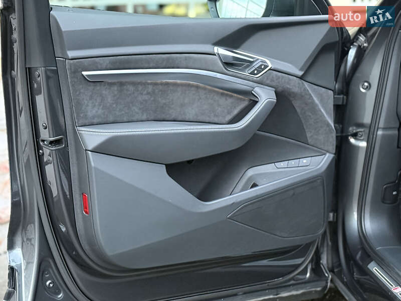 Позашляховик / Кросовер Audi e-tron Sportback 2021 в Тернополі фото 30 Позашляховик / Кросовер Audi e-tron Sportback 2021 в Тернополі