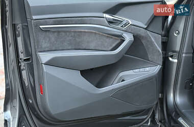 Позашляховик / Кросовер Audi e-tron Sportback 2021 в  фото 30 Позашляховик / Кросовер Audi e-tron Sportback 2021 в