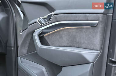 Позашляховик / Кросовер Audi e-tron Sportback 2021 в  фото 42 Позашляховик / Кросовер Audi e-tron Sportback 2021 в