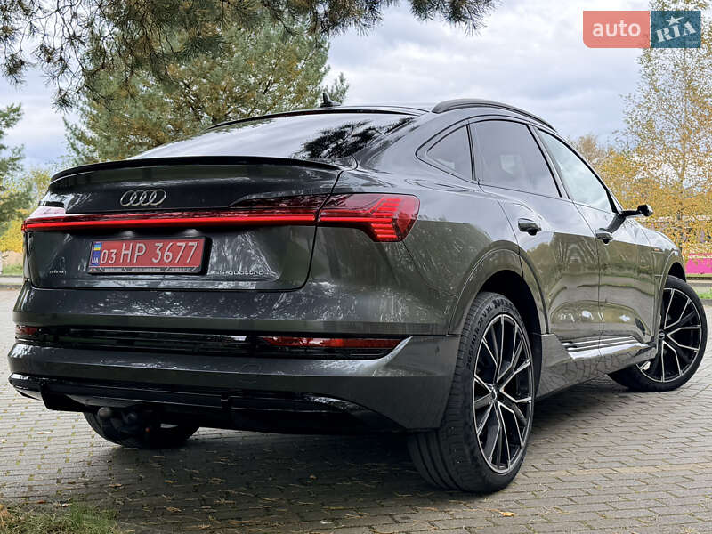 Позашляховик / Кросовер Audi e-tron Sportback 2020 в Дрогобичі