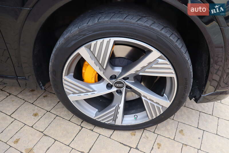 Позашляховик / Кросовер Audi e-tron Sportback 2023 в Львові