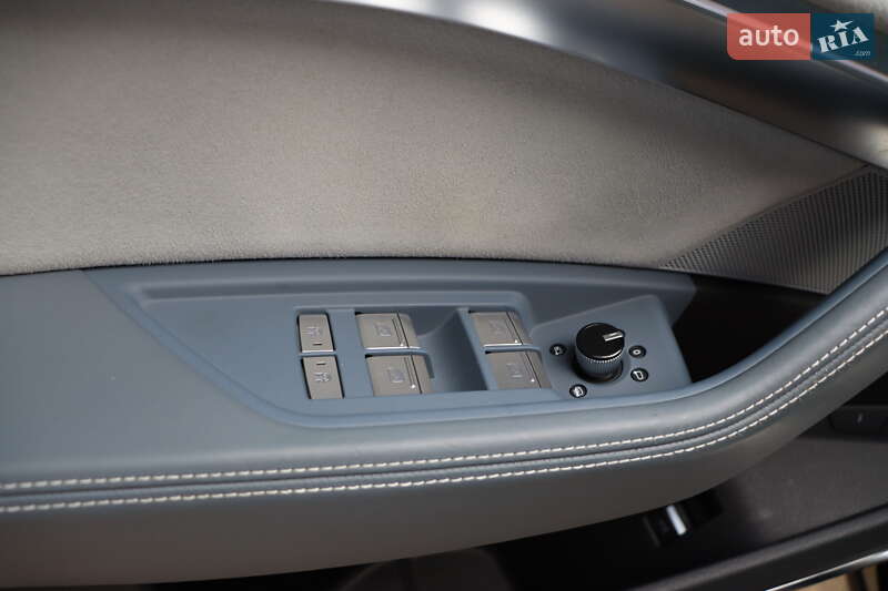 Позашляховик / Кросовер Audi e-tron Sportback 2023 в Львові