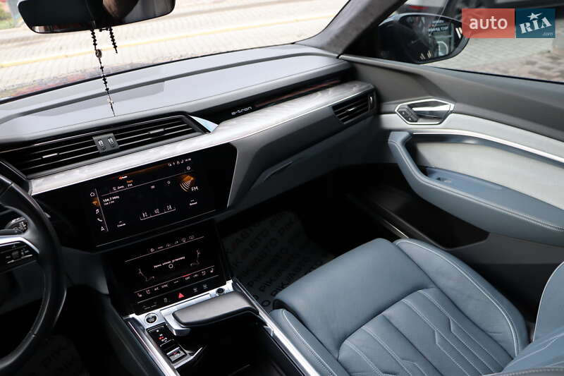 Позашляховик / Кросовер Audi e-tron Sportback 2023 в Львові