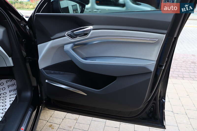 Позашляховик / Кросовер Audi e-tron Sportback 2023 в Львові