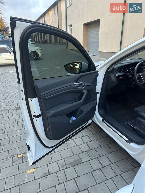 Позашляховик / Кросовер Audi e-tron Sportback 2022 в Тернополі