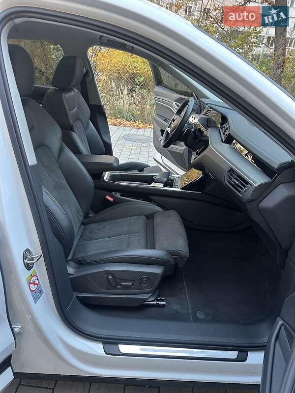 Позашляховик / Кросовер Audi e-tron Sportback 2022 в Тернополі