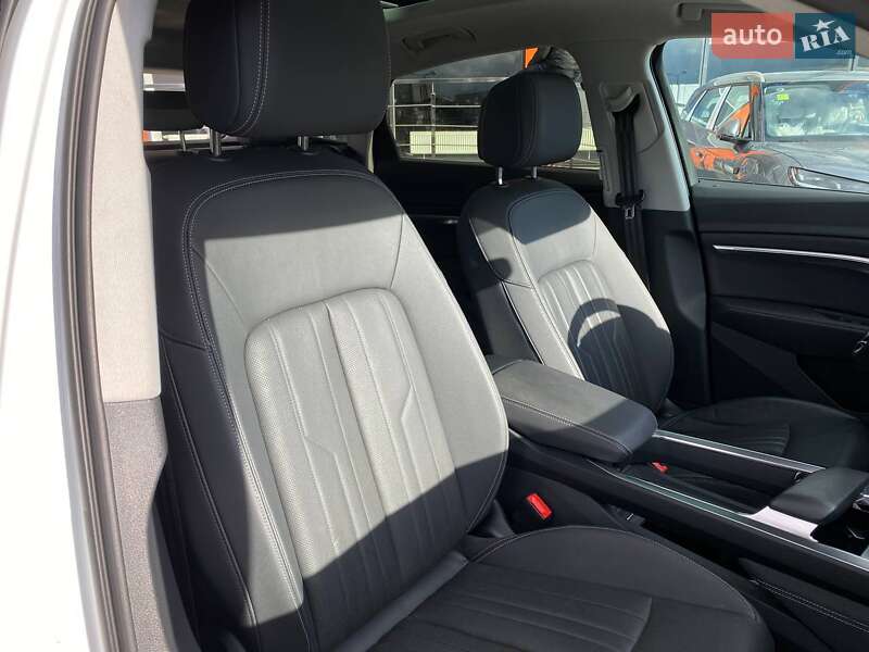 Внедорожник / Кроссовер Audi e-tron Sportback 2022 в Львове