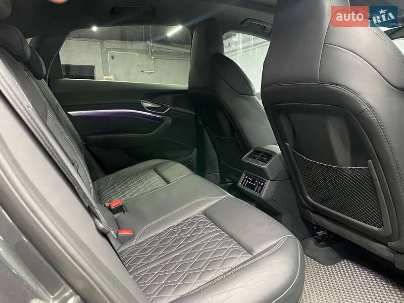 Позашляховик / Кросовер Audi e-tron Sportback 2020 в Чернівцях фото 13 Позашляховик / Кросовер Audi e-tron Sportback 2020 в Чернівцях