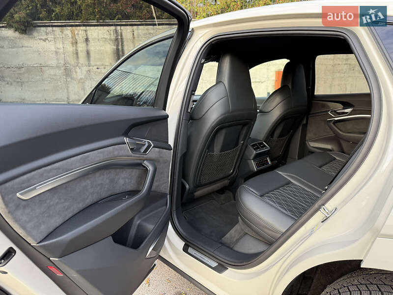 Внедорожник / Кроссовер Audi e-tron Sportback 2021 в Ровно