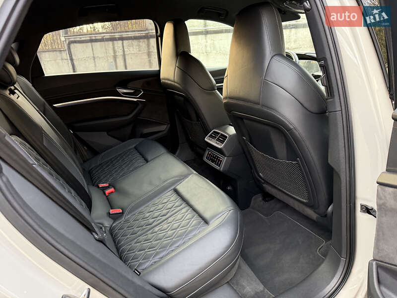 Внедорожник / Кроссовер Audi e-tron Sportback 2021 в Ровно