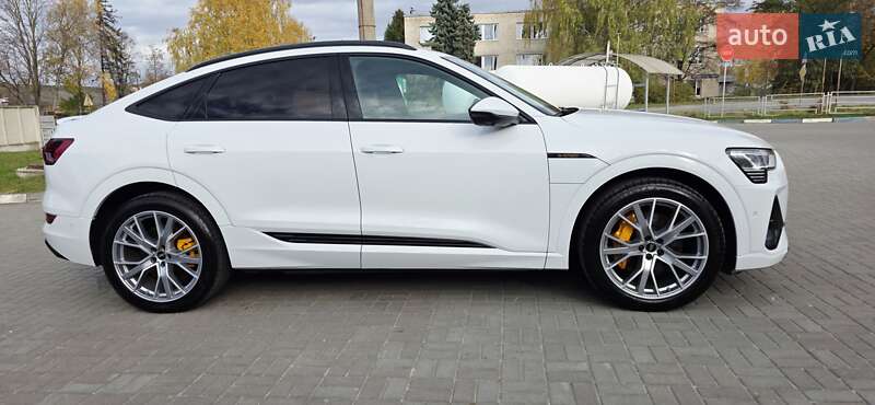 Позашляховик / Кросовер Audi e-tron Sportback 2023 в Тернополі