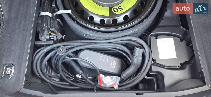 Позашляховик / Кросовер Audi e-tron Sportback 2023 в Тернополі