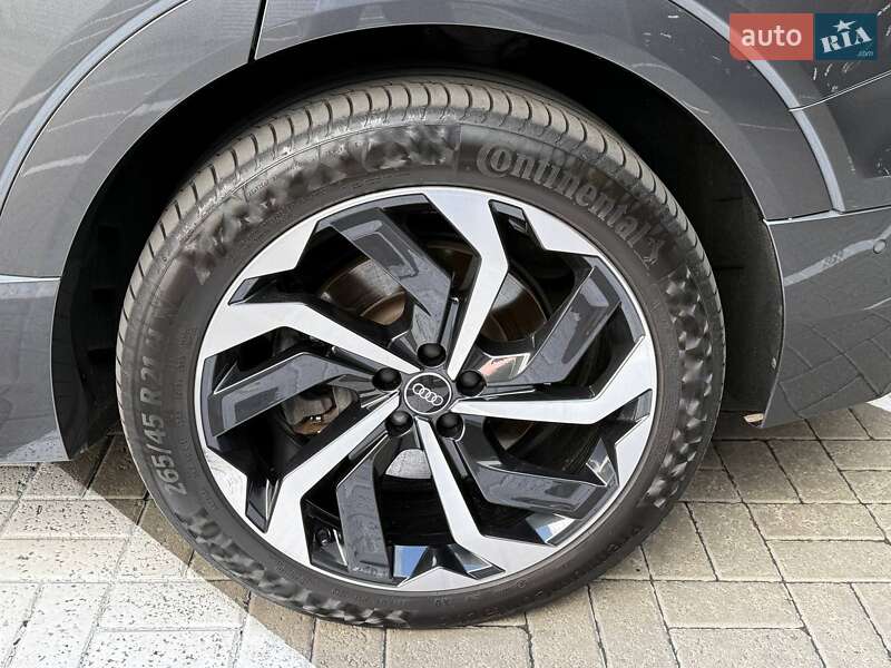 Позашляховик / Кросовер Audi e-tron Sportback 2021 в Києві