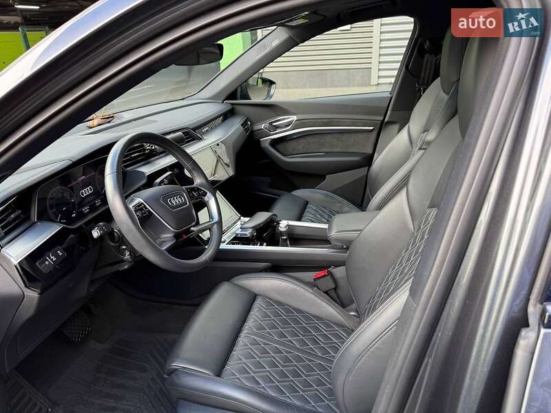Позашляховик / Кросовер Audi e-tron Sportback 2021 в Києві