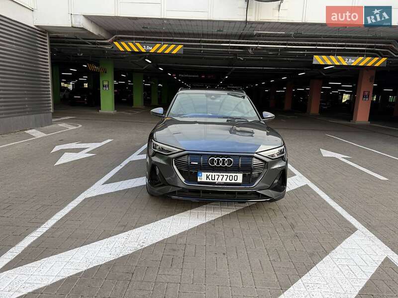 Позашляховик / Кросовер Audi e-tron Sportback 2021 в Києві