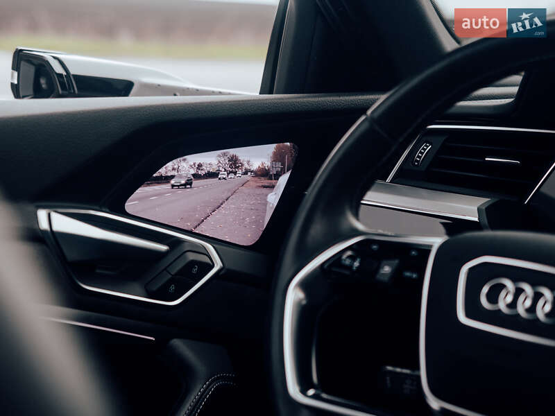 Позашляховик / Кросовер Audi e-tron Sportback 2020 в Кременчуці