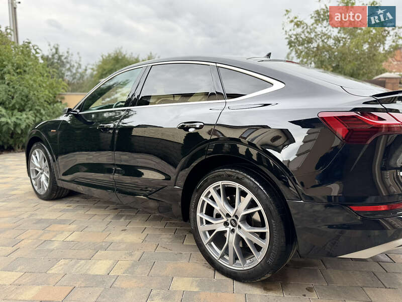 Позашляховик / Кросовер Audi e-tron Sportback 2023 в Чернівцях