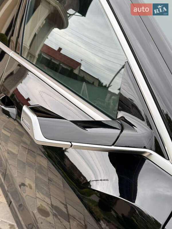 Позашляховик / Кросовер Audi e-tron Sportback 2023 в Чернівцях