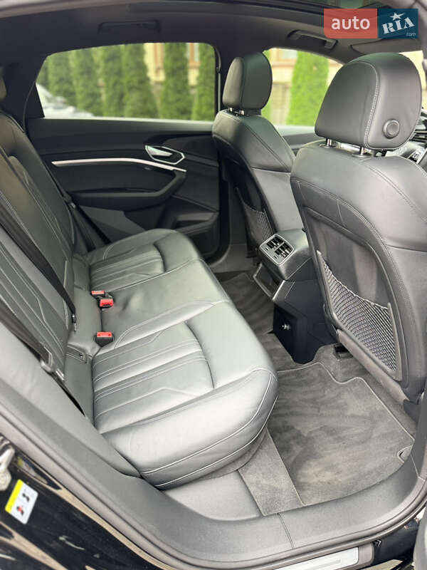 Позашляховик / Кросовер Audi e-tron Sportback 2023 в Чернівцях