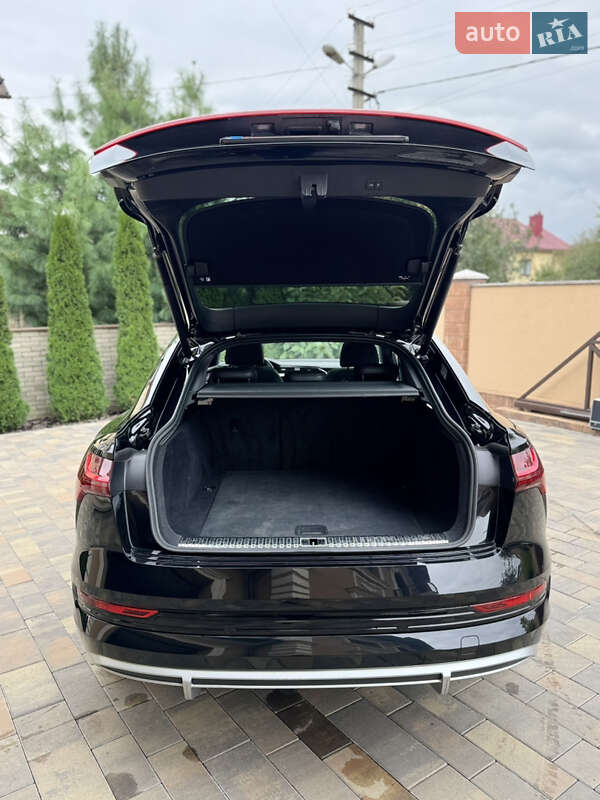 Позашляховик / Кросовер Audi e-tron Sportback 2023 в Чернівцях