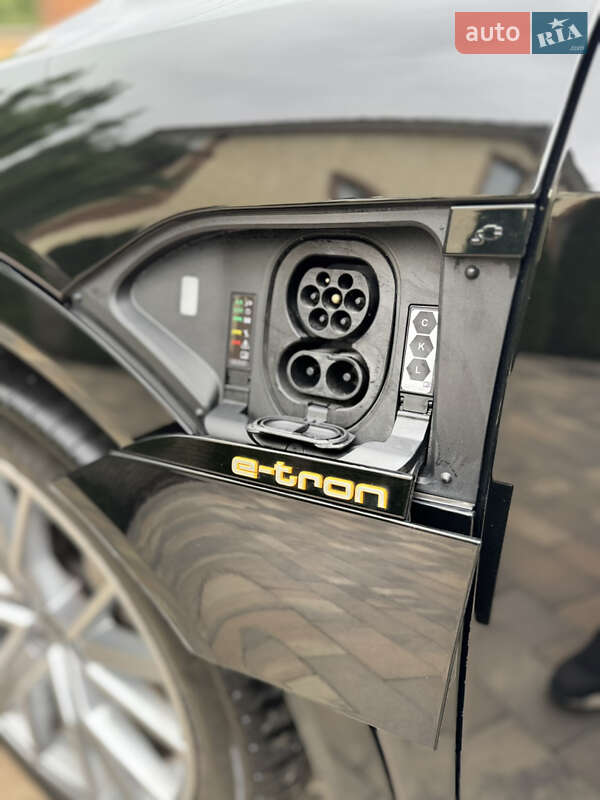 Позашляховик / Кросовер Audi e-tron Sportback 2023 в Чернівцях