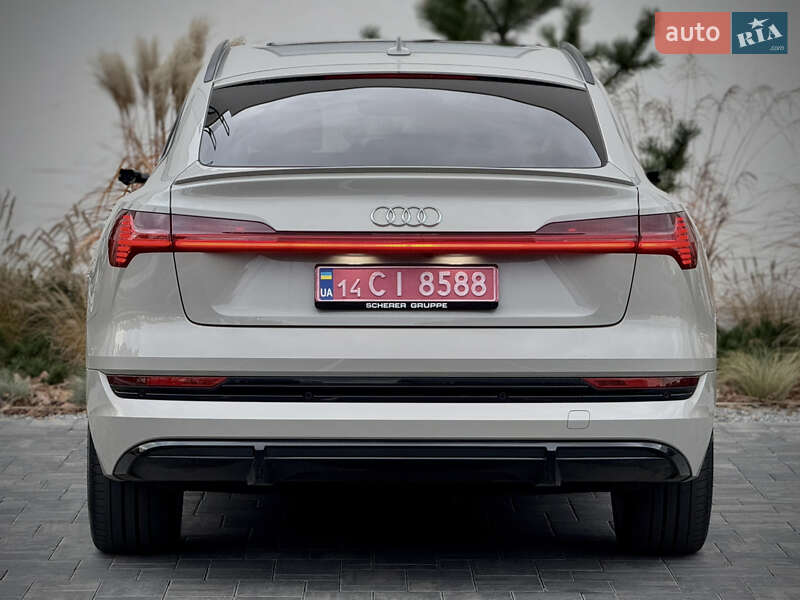 Позашляховик / Кросовер Audi e-tron Sportback 2021 в Луцьку