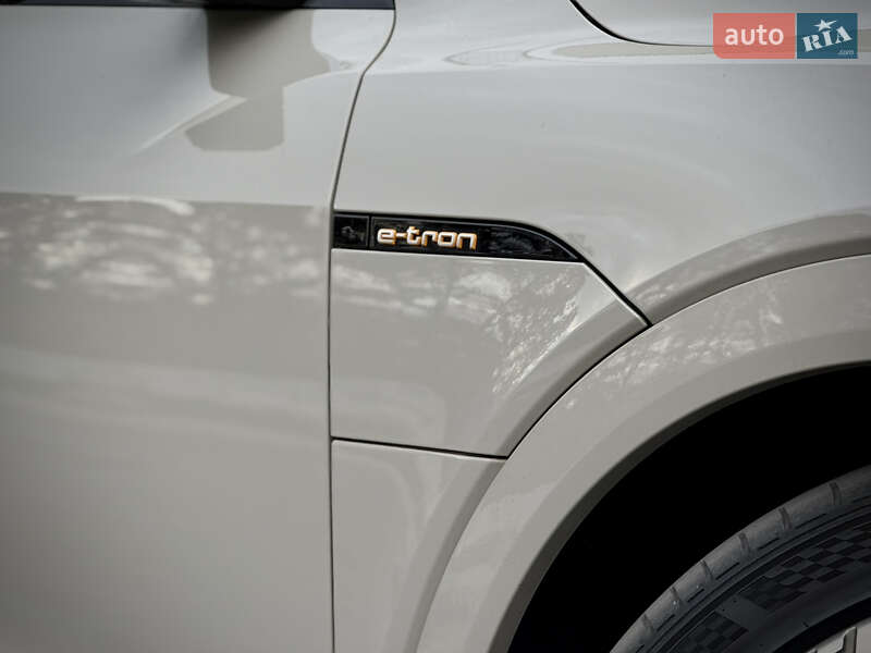 Позашляховик / Кросовер Audi e-tron Sportback 2021 в Луцьку