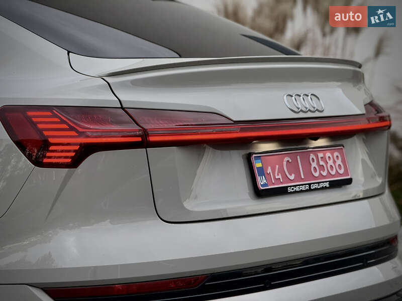 Позашляховик / Кросовер Audi e-tron Sportback 2021 в Луцьку