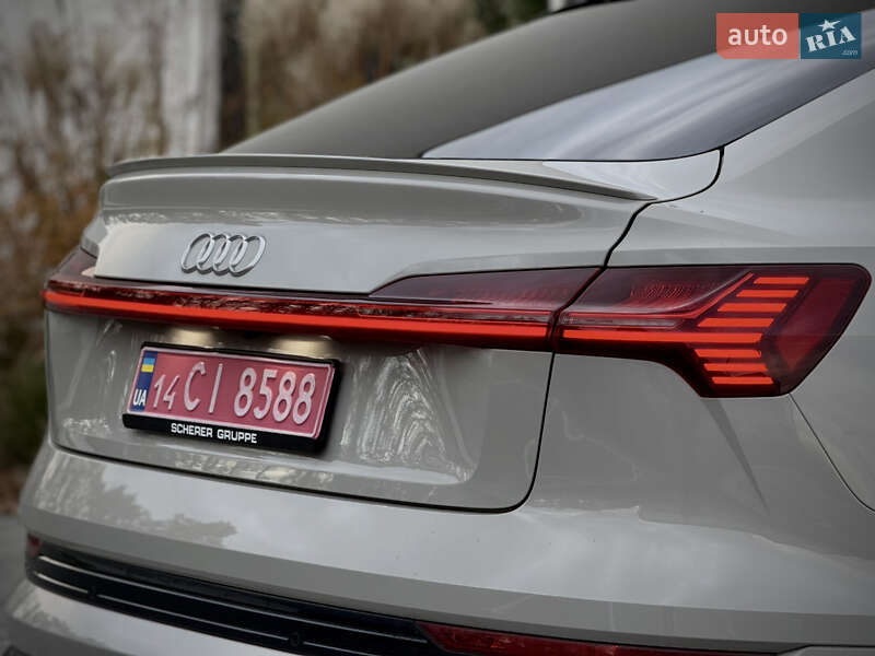 Позашляховик / Кросовер Audi e-tron Sportback 2021 в Луцьку