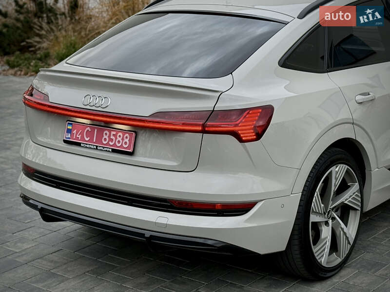 Позашляховик / Кросовер Audi e-tron Sportback 2021 в Луцьку