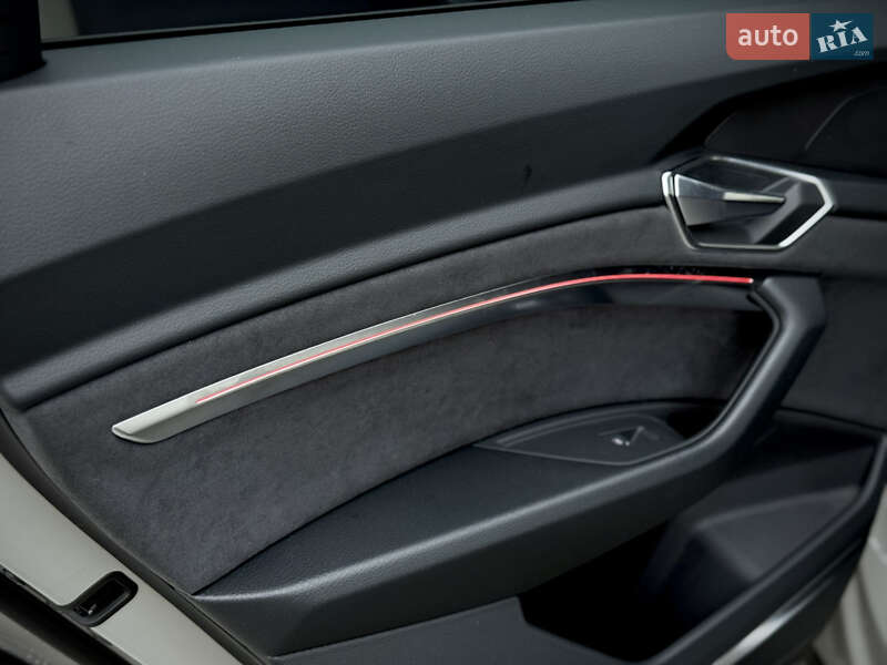 Позашляховик / Кросовер Audi e-tron Sportback 2021 в Луцьку